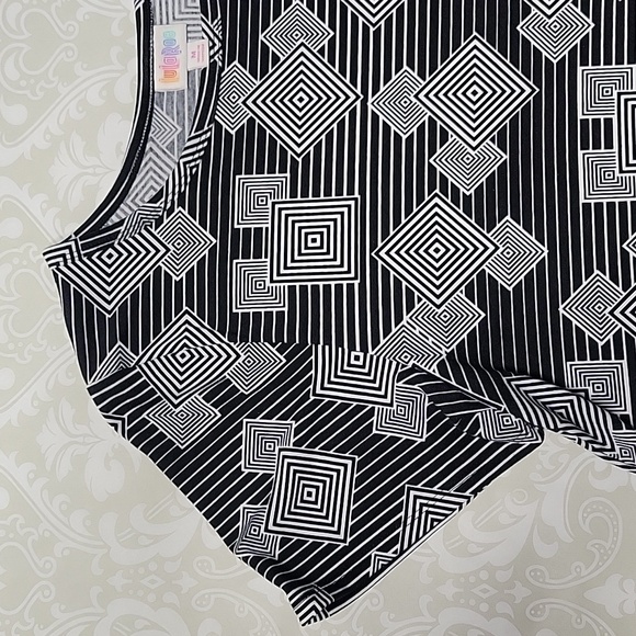 Rare Black and White Lularoe Carly Dress - Picture 3 of 5